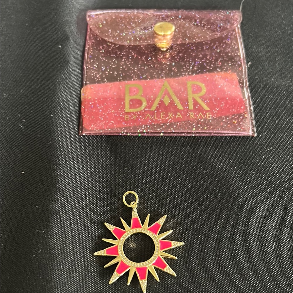 BAR BY ALEXA RAE POP SUN CHARM